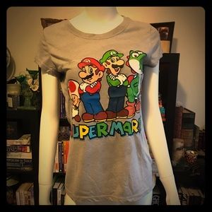 ❣️Gray super Mario graphic t shirt❣️